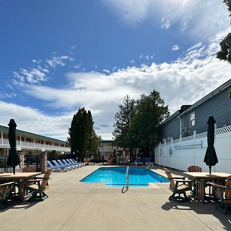 O'Sullivan'S Motel Lake George Exteriér fotografie