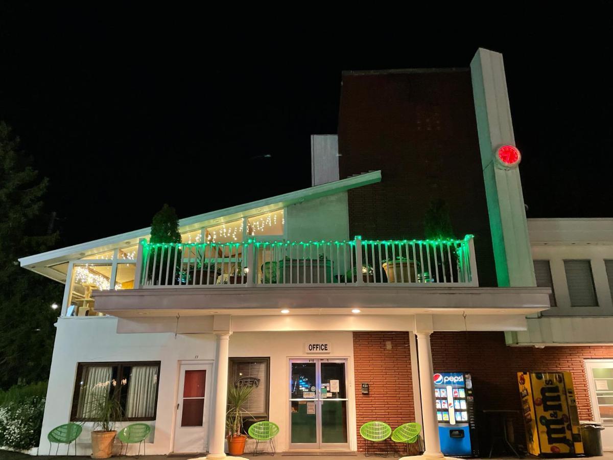O'Sullivan'S Motel Lake George Exteriér fotografie