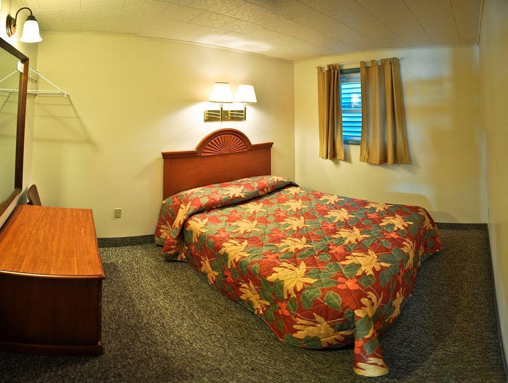 O'Sullivan'S Motel Lake George Exteriér fotografie