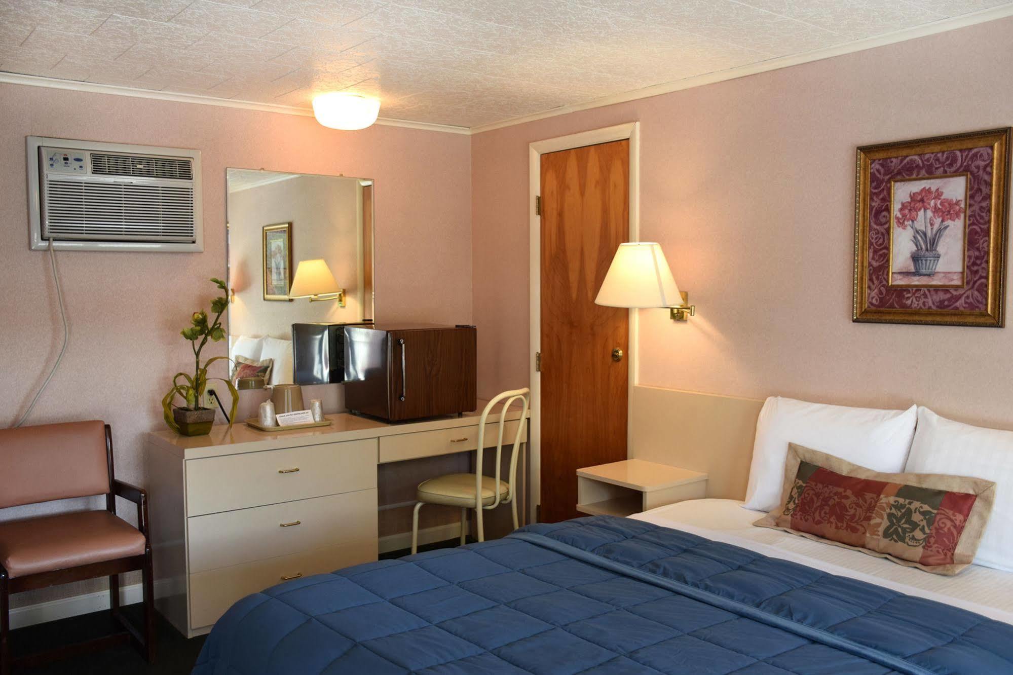 O'Sullivan'S Motel Lake George Exteriér fotografie